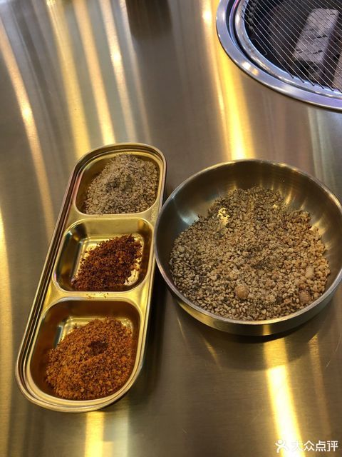 一草一木炭火烤肉首都机场店