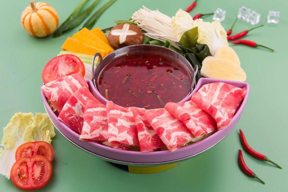 牛油麻辣安格斯肥牛锅图片