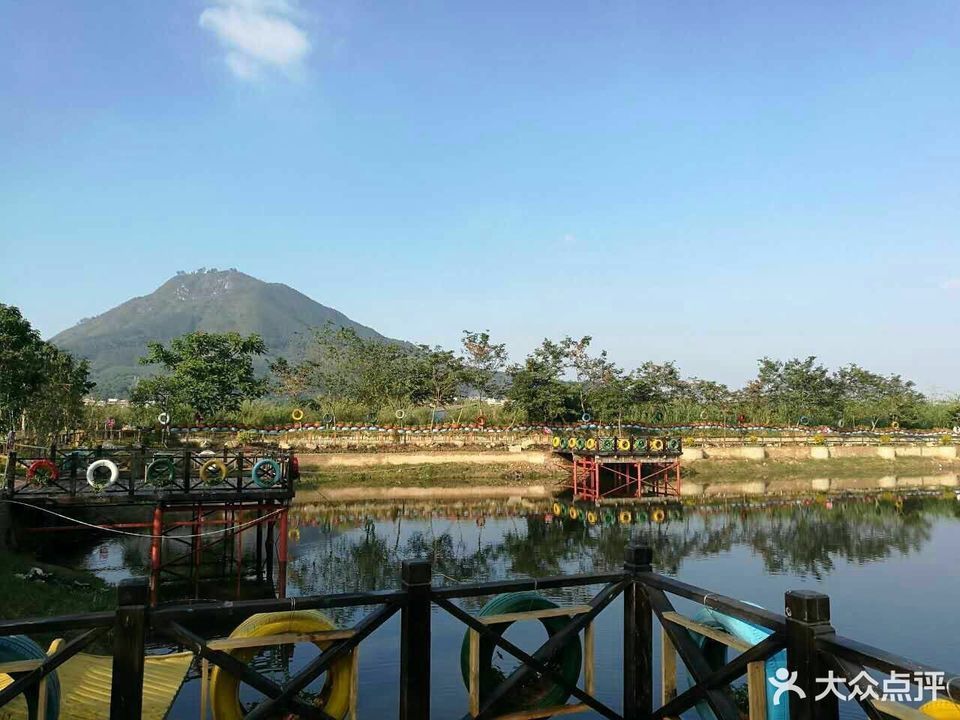 罗汉岩休闲山庄