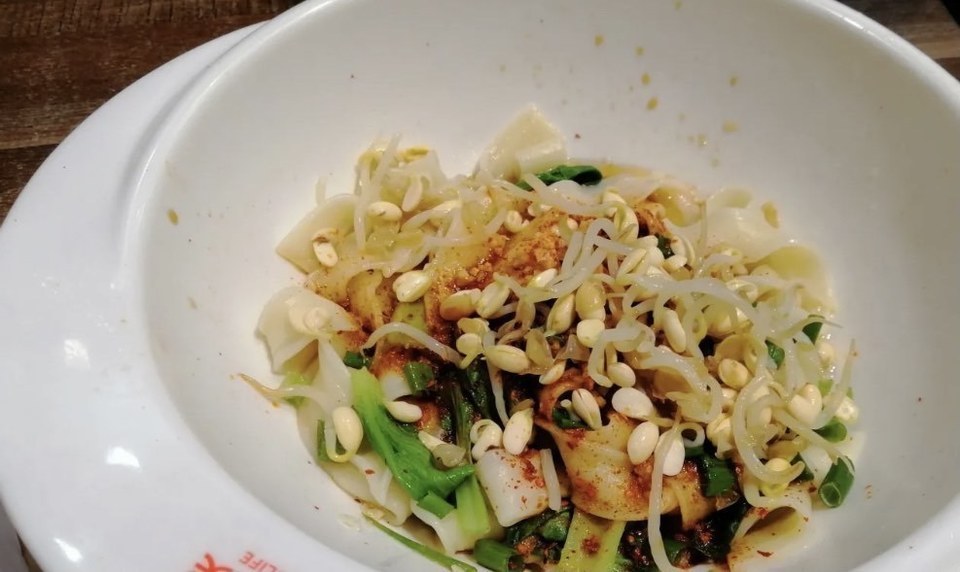 土豆粉推荐菜:徐志馍脆皮肉夹馍(万虹广场店)位于济南市历城区工业北