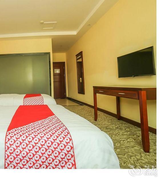 oyo帝龙酒店(金铂广场龙岗路店)