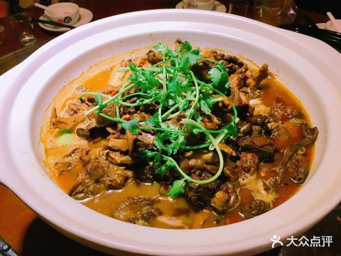 鸽子焖排骨长征南路店