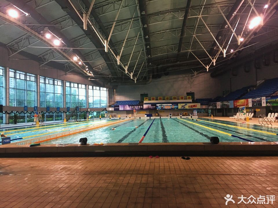 豪顺溜冰迪吧