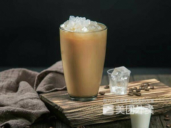 酸奶摇摇茶图片