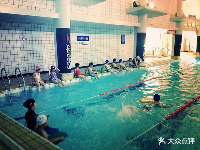 沈坚强游泳俱乐部(威海路店)图片