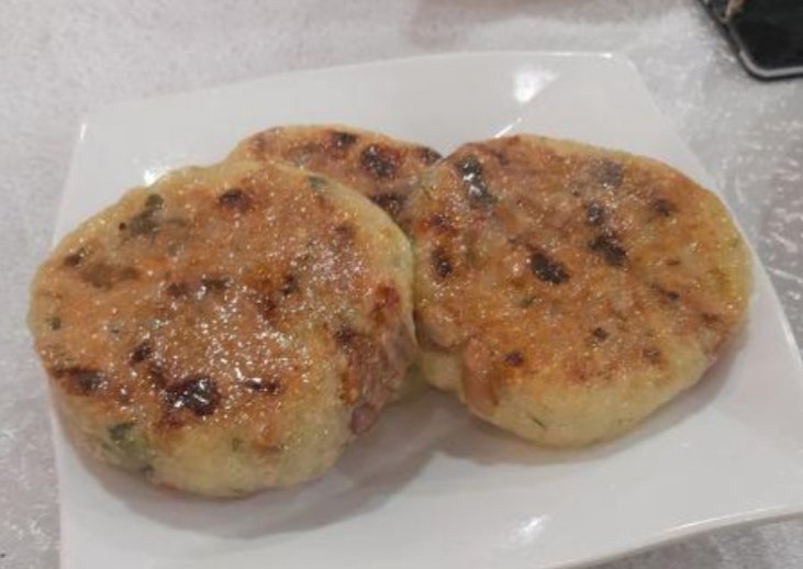 腐皮煎糯米包图片