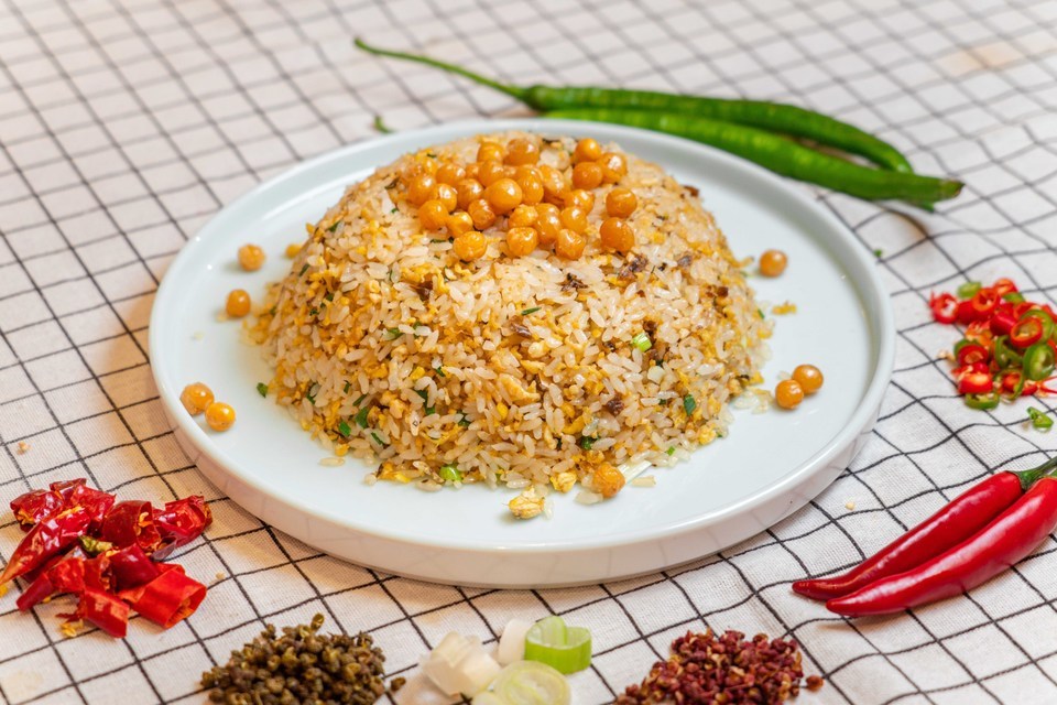 鸡米芽菜炒饭图片