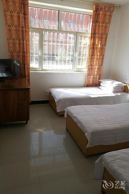 阿拉善盟 住宿服务 酒店 > 额济纳旗和谐家庭宾馆