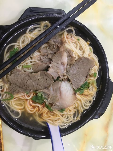 牛肉砂锅图片