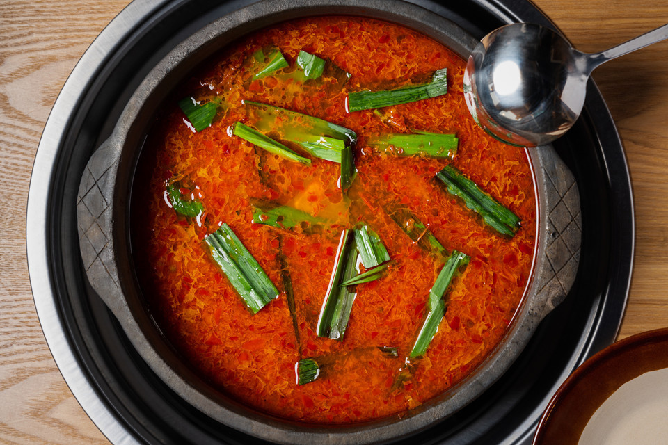 秘制苗家红酸汤图片