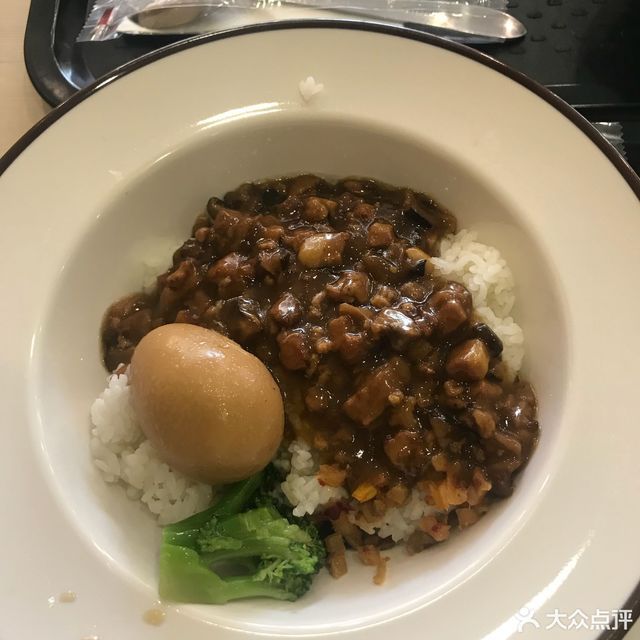 小煎鸡功夫鸡腿饭推荐菜:乡村基(龙中路店)位于重庆市大足区龙中路89