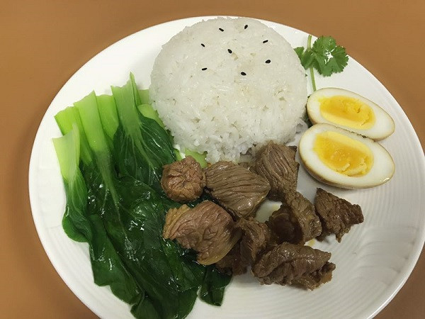 牛腩饭图片