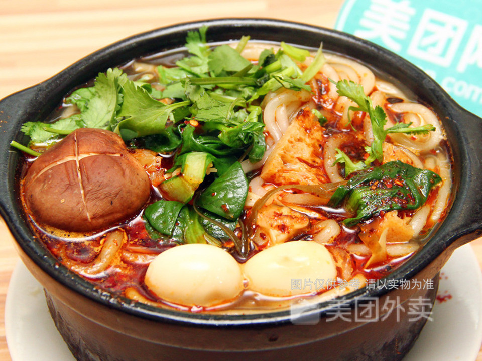 标签: 推荐菜:素砂锅 纯丸子鹌鹑蛋火腿 鸡块带菜 分类:餐馆;餐饮