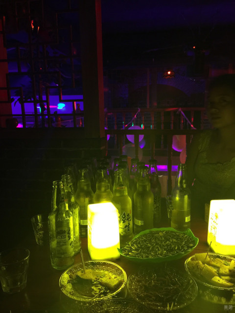              玉屏老木头乡村酒吧