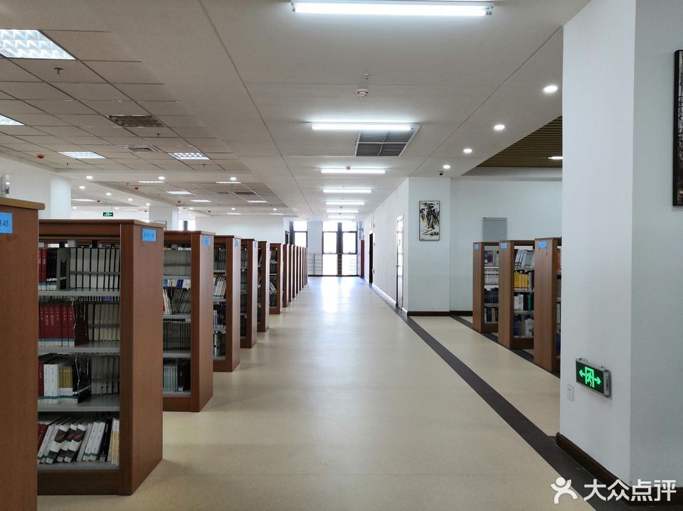 华北水利水电大学龙子湖校区图书馆自助借阅分馆