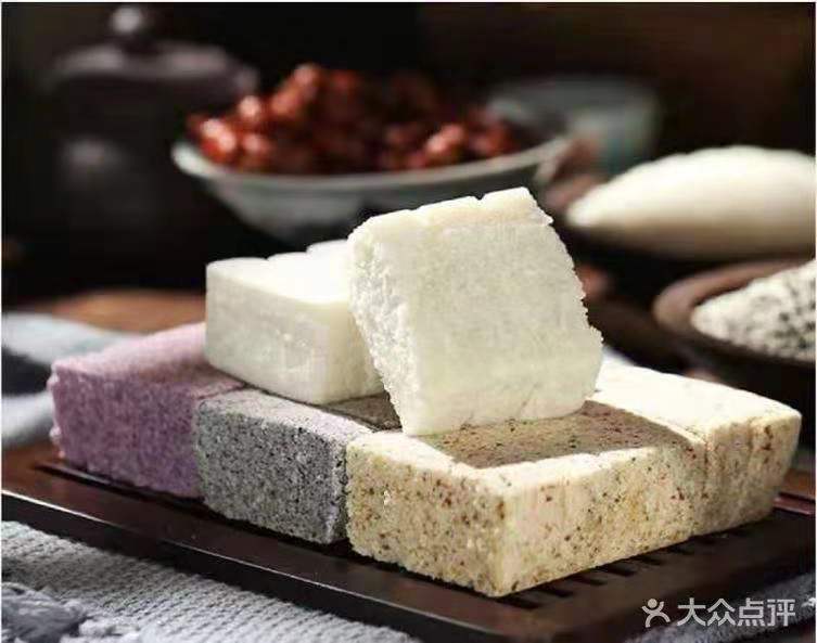 啊哦粑粑坊糯米蛋糕红专路店