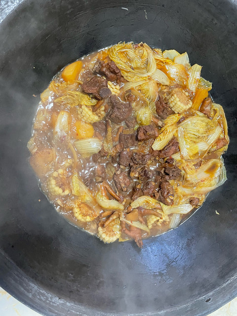 高老四柴火铁锅炖