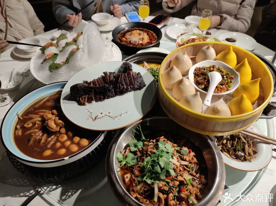 六六六风味酒楼巴国城店