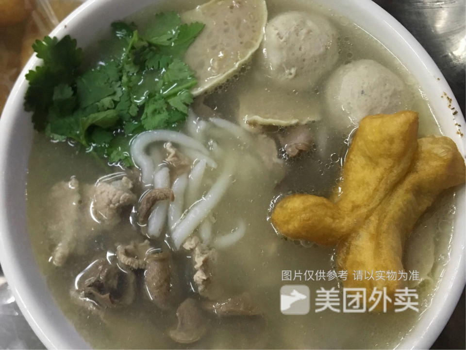 瘦肉板根蝦仁乾麵洪陽粿汁湯推薦菜:洪陽粿汁面位於揭陽市榕城區東興