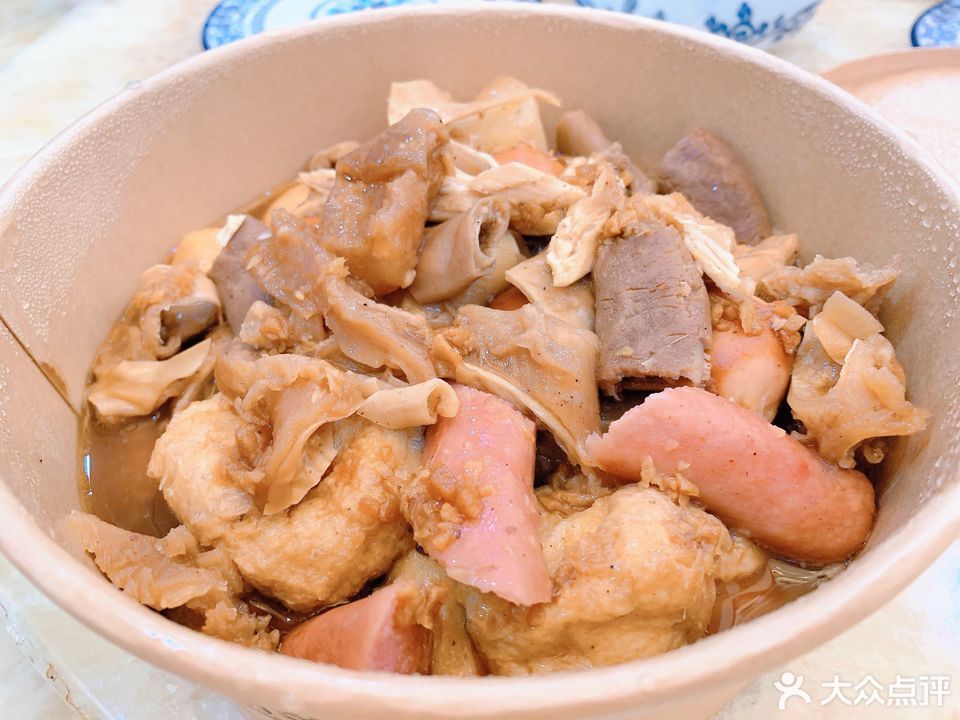 豆腐串牛杂萝卜推荐菜:食在牛三洲牛杂(汇丰城店)位于中山市绩东二