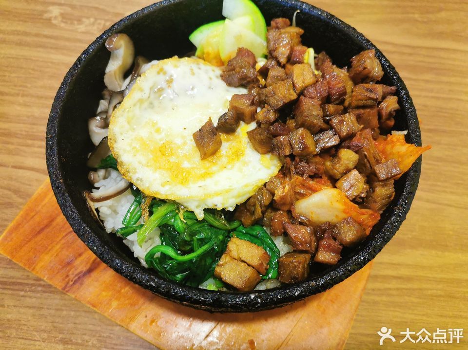 咖喱牛肉石锅拌饭图片