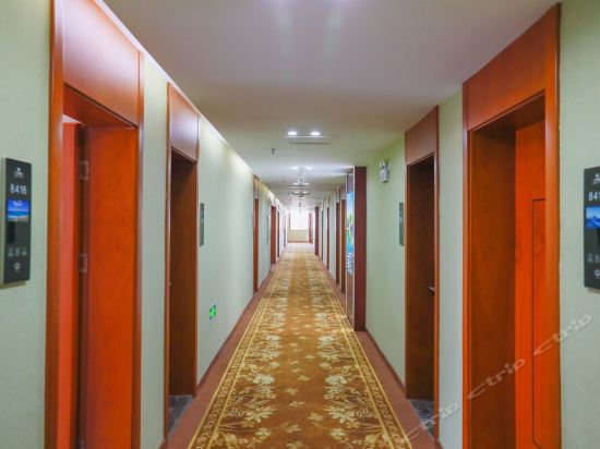 千叶草生态智能酒店(太原下元商贸城店)