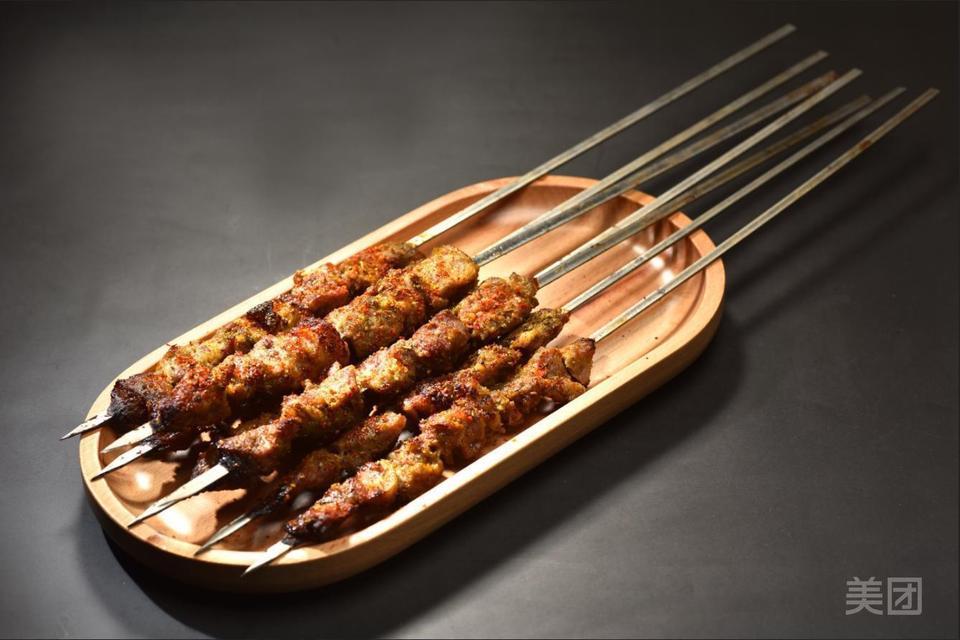 弹拨尔铁钎烤肉