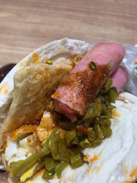 鸡蛋花干香肠夹馍图片