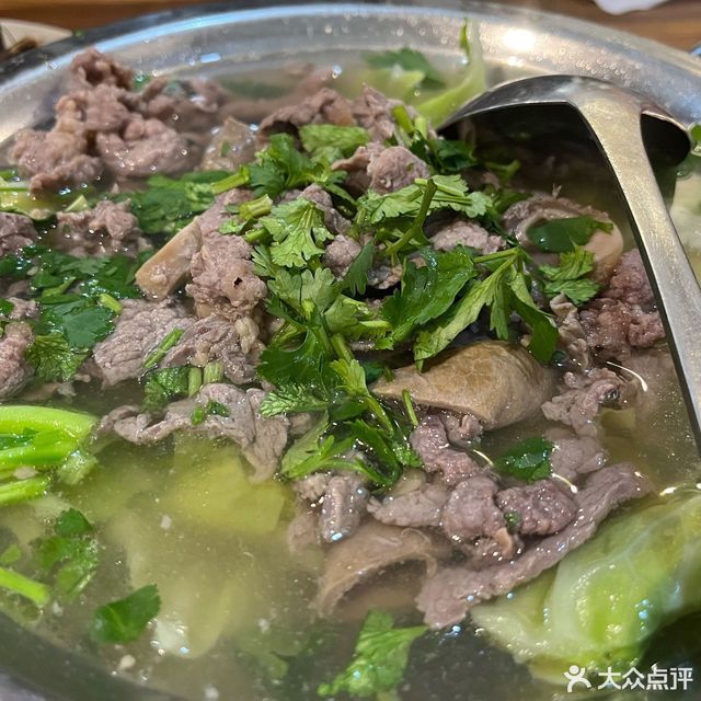 跷脚牛肉汤锅图片