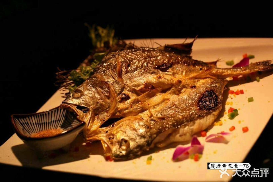 碳烤黄花鱼图片
