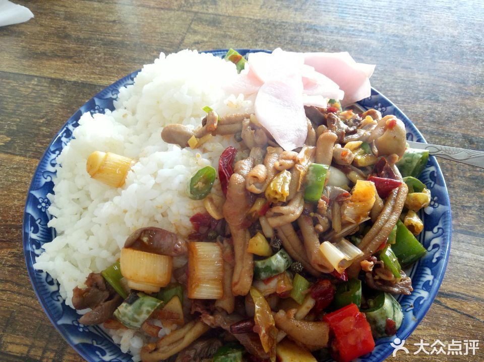 爆炒鸡杂盖饭图片