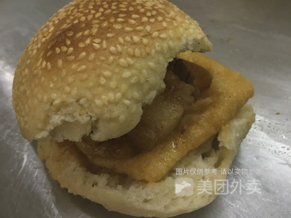 蕃薯丸夹骨肉拌面推荐菜:福清扁食店(宏路店)位于福州市福清市福平街