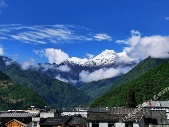 > 海螺沟磨西镇