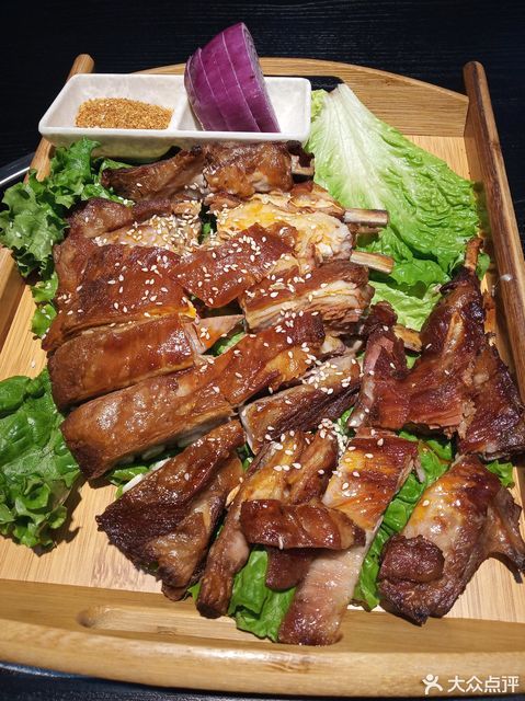 烤羊脊骨推荐菜:清香阁小羊羔位于鹤岗市向阳区振兴路紫晶城底商