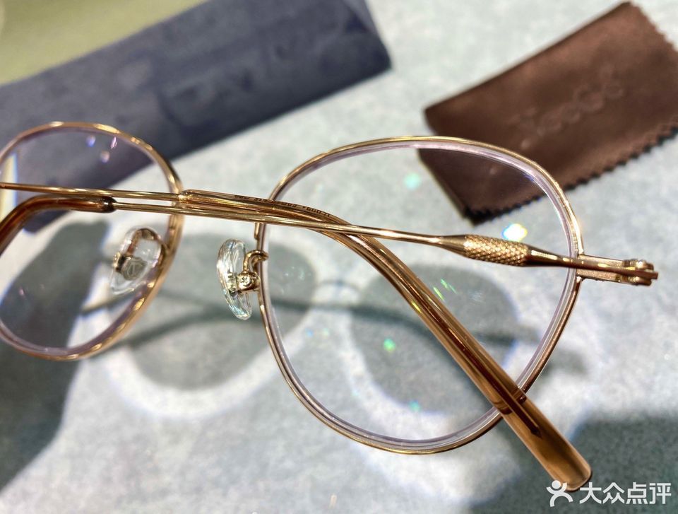 晶亮眼镜