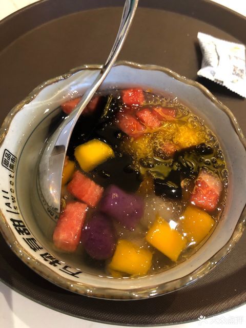 芒果芋圆冰饭图片