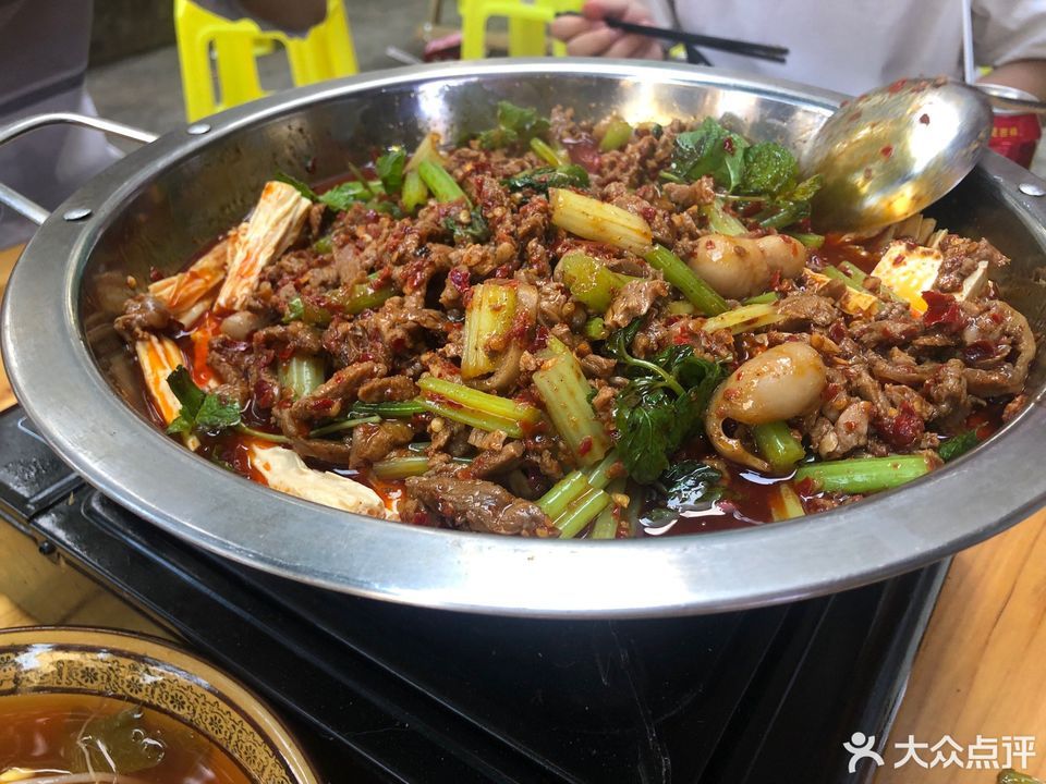 拐弯抹角虾酸牛肉肥肠(西苑店)