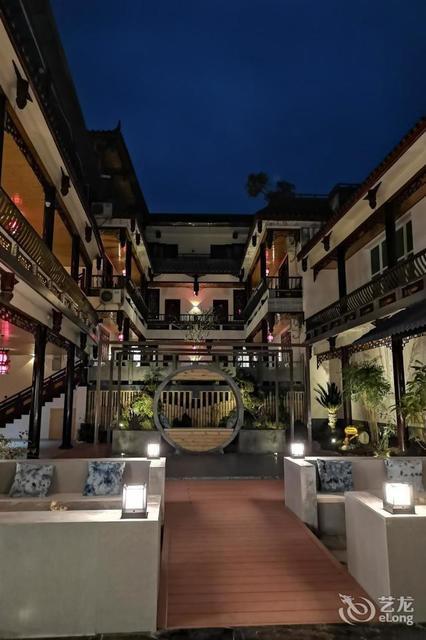 成都市 住宿服务 酒店 > 成都街子古镇蓝院酒店