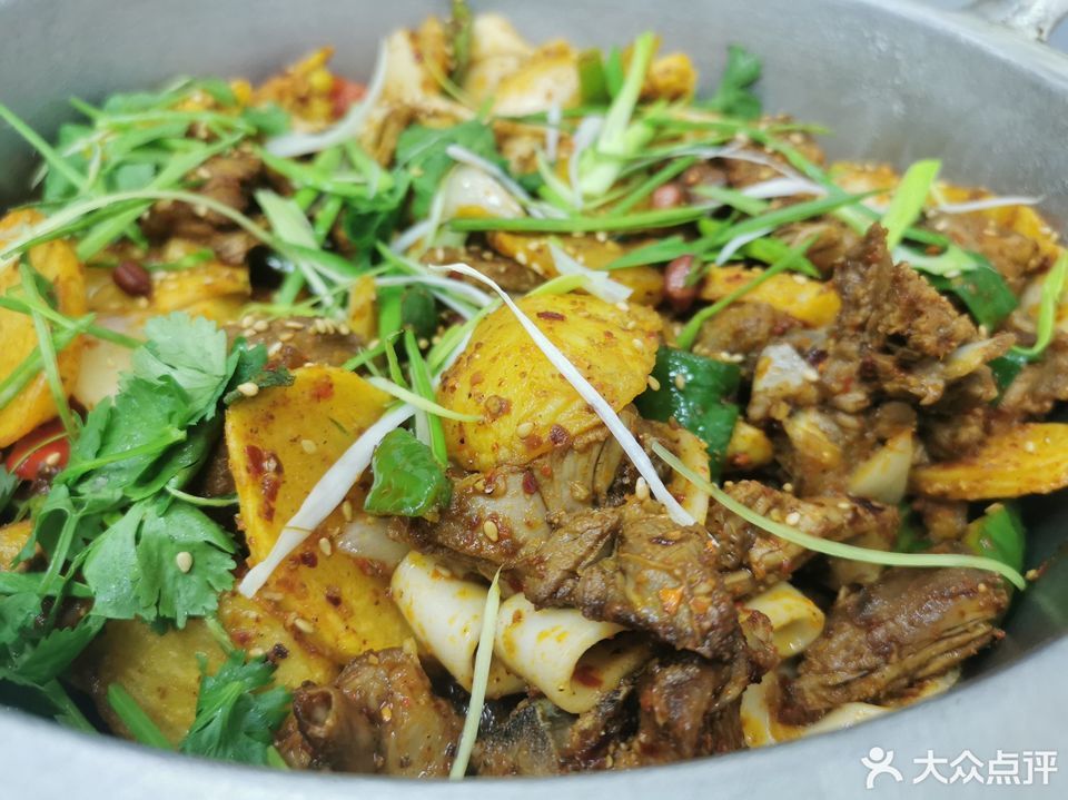总店位于西宁市城西区东交通巷 标签:清真菜中餐餐饮餐馆烧烤烤串餐厅