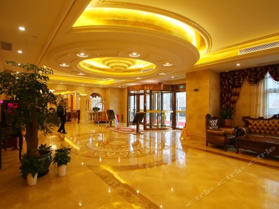维也纳酒店(上海宝山国际邮轮码头盘古路店)位于上海市宝山区杨行镇