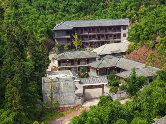 乐山市沐川县永福镇万寿村四组(竹海景区神龙池旁) 竹海王氏农家乐 暂
