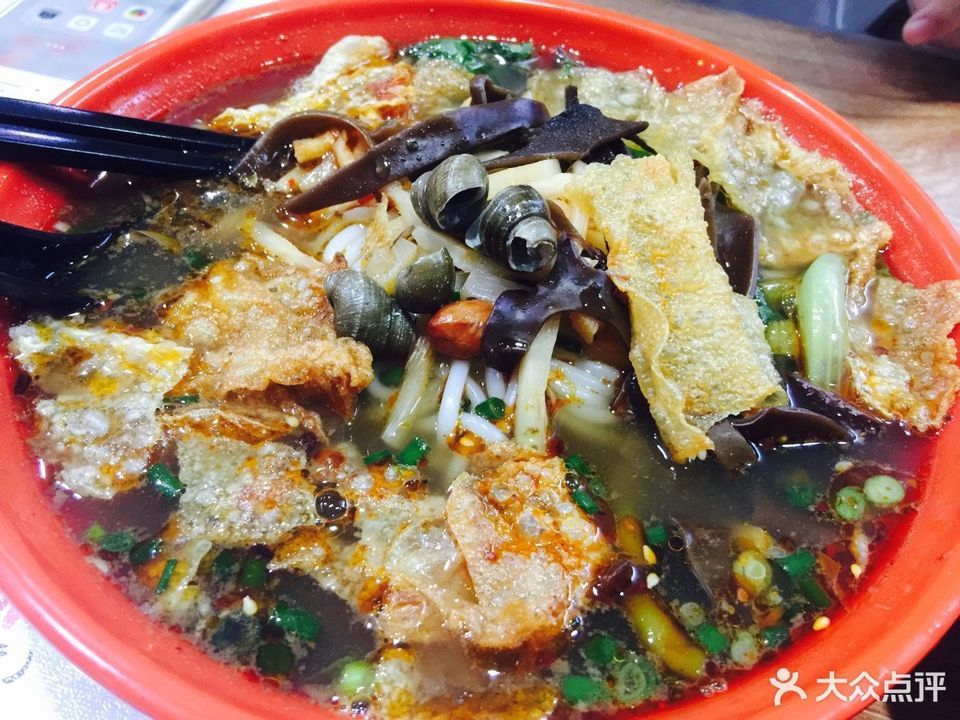 猪肉丸螺蛳粉面图片