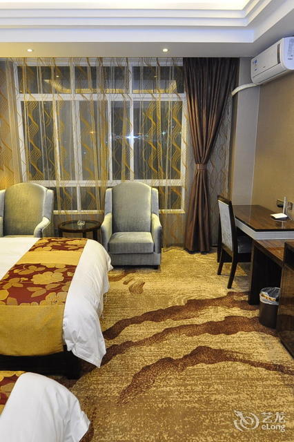 新平嘎洒鸿运大酒店