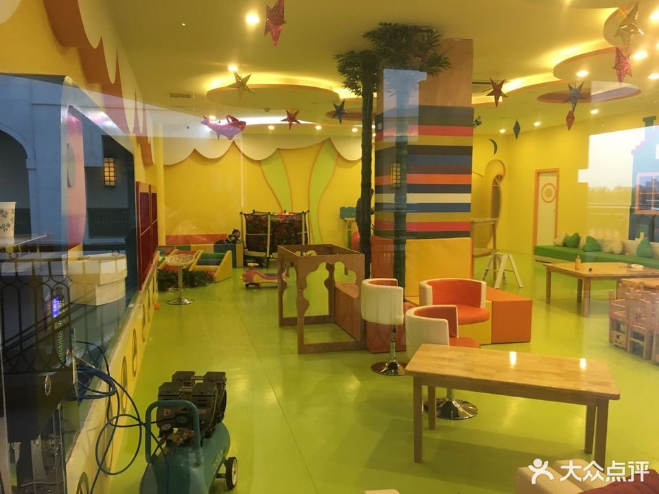  新爱婴国际早教中心(万达广场店)