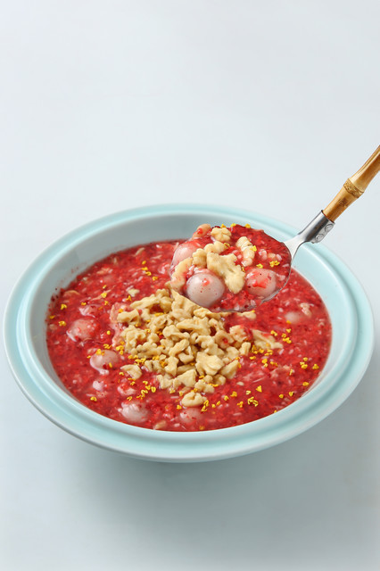 红酒酿核桃羹图片