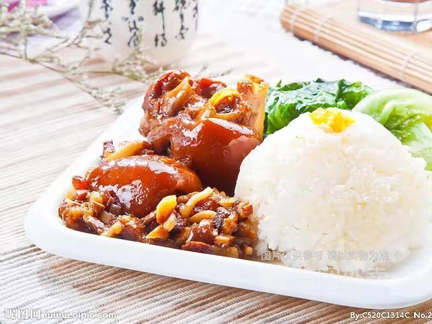 金牌隆江猪脚饭平山店