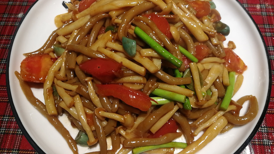 特色炒面鱼图片