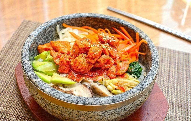 鸡肉石锅拌饭图片