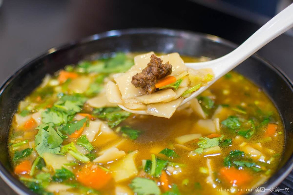 爱尚红烧羊肉揪片子馕坑肉