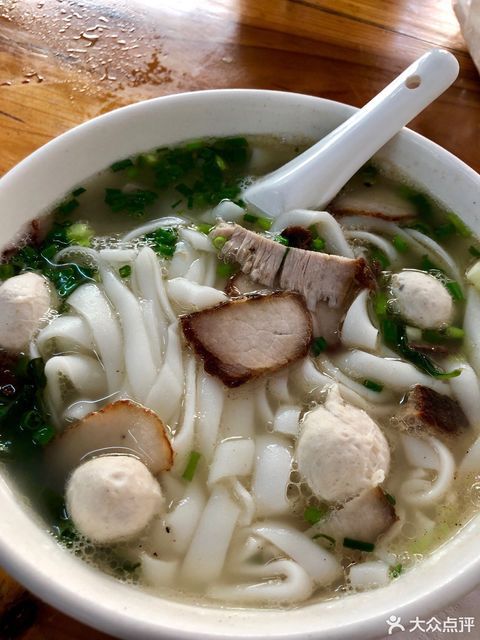 叉烧肉丸汤粉图片